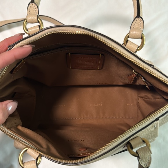 Coach bag cream color - Picture 7 of 12